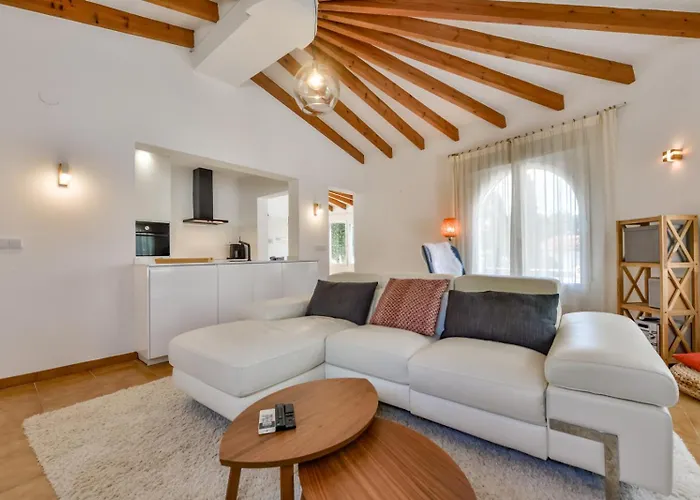 Guzman - Limon Вилла Кальпе